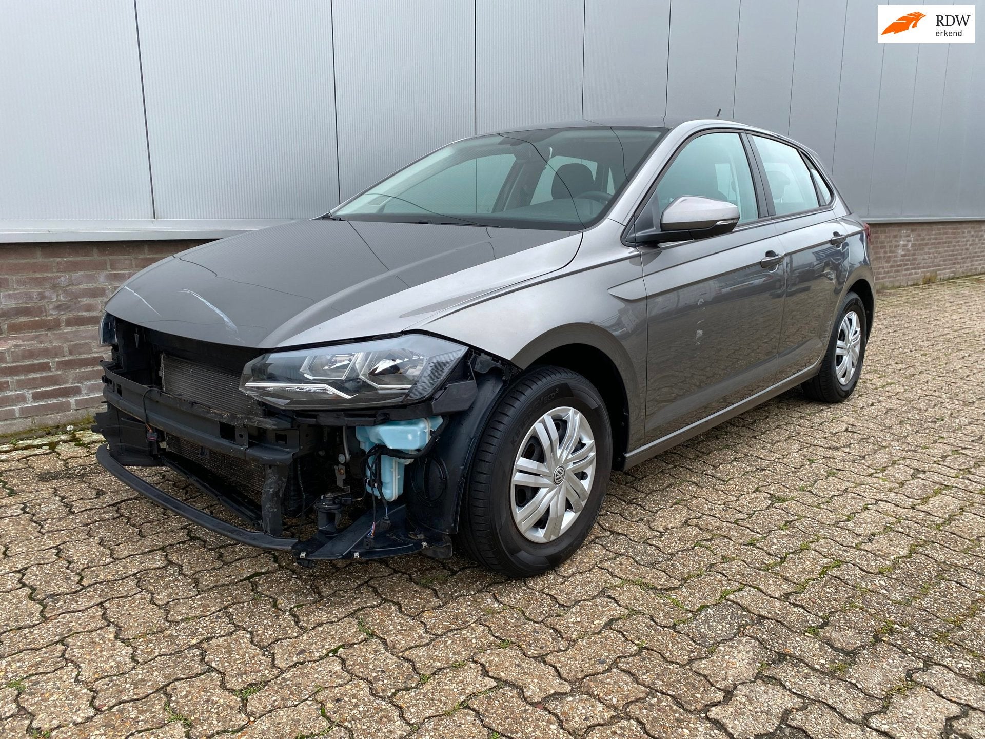 Volkswagen Polo 1.0 MPI Trendline PDC, Navi ,Airco, Cruise, Volkswagen, Handgeschakeld, Zilver of Grijs, 999 cc