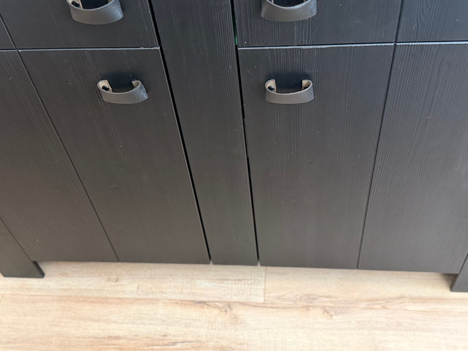 Foto 5 van WOOOD wandkast met 4 deuren