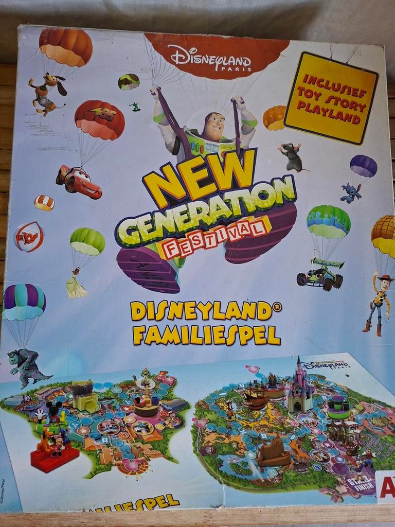 Disneyland Familiespel - New Generation Festival, Ophalen of Verzenden, Overige figuren, Gebruikt, Overige typen