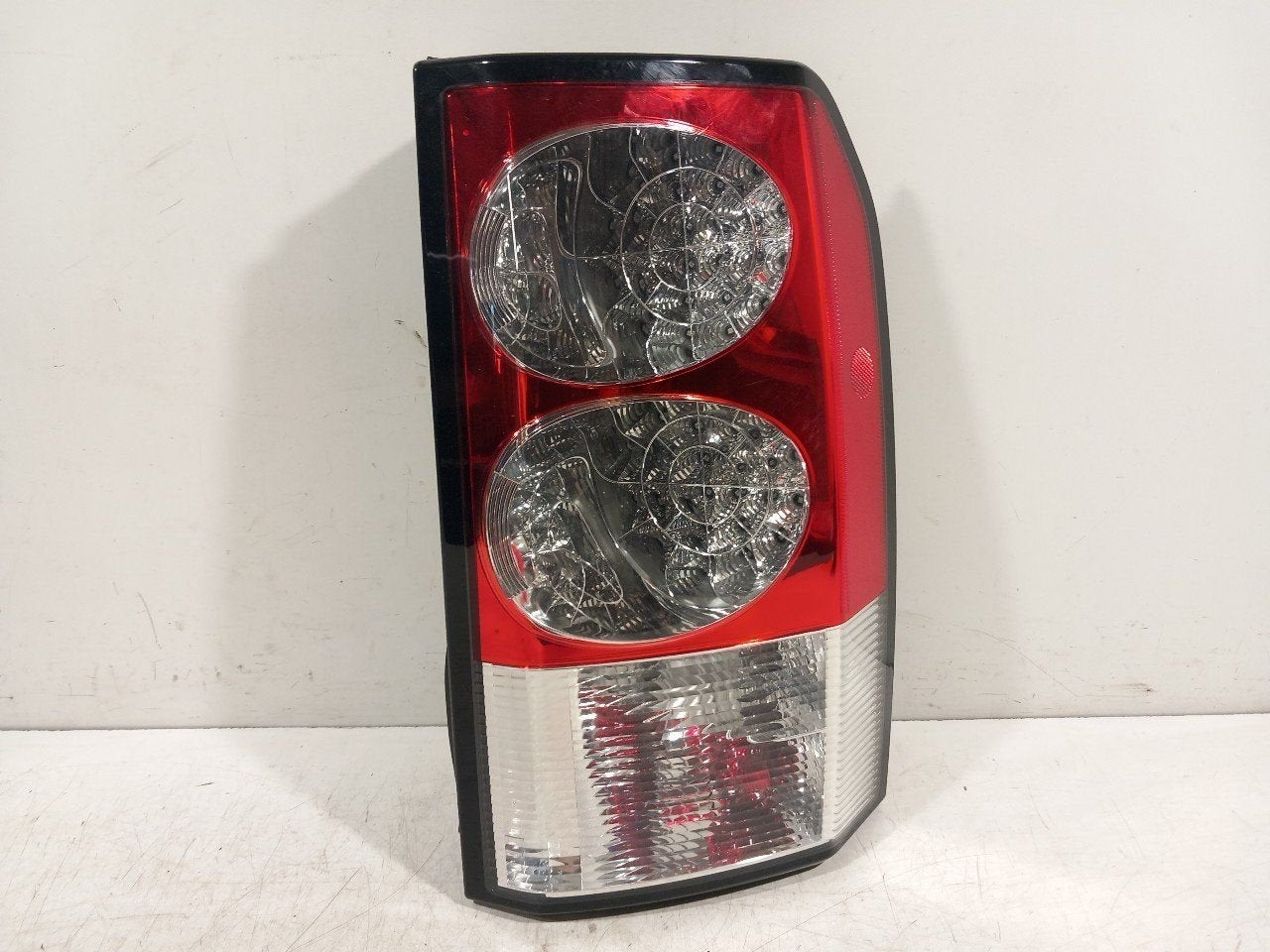 Achterlicht carrosserie rechts Land Rover Discovery, Auto-onderdelen, Verlichting, Onderdelen@venauto.nl, Van der Ven Autorecycling B.V.