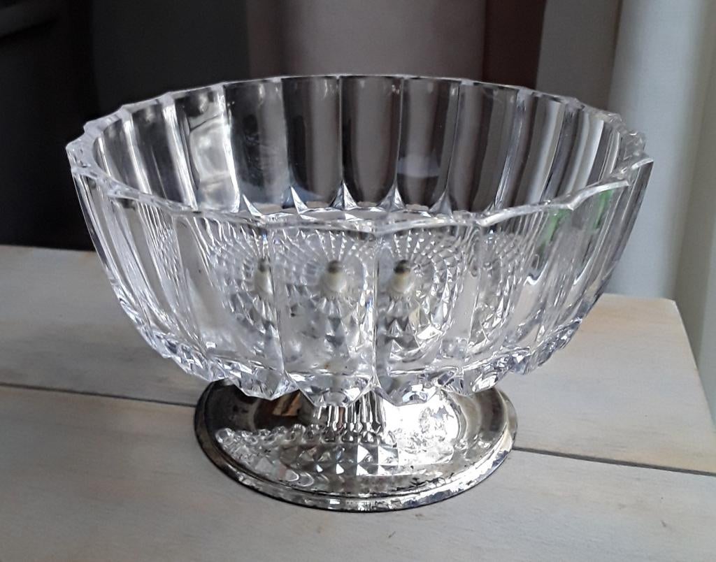 Vintage glazen schaal - doorleefde metalen zilverkleur voet, Huis en Inrichting, Woonaccessoires | Schalen en Manden, Gebruikt