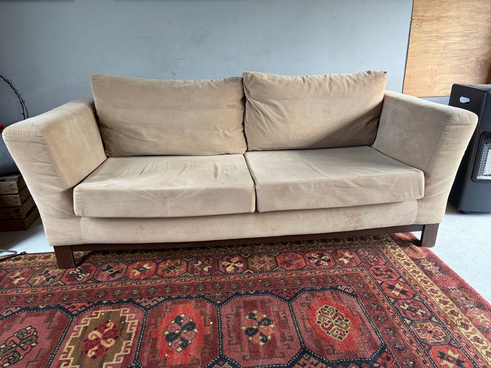 Comfortabele 2-zits bank, beige stof, Ophalen, Gebruikt, 150 tot 200 cm, Tweepersoons