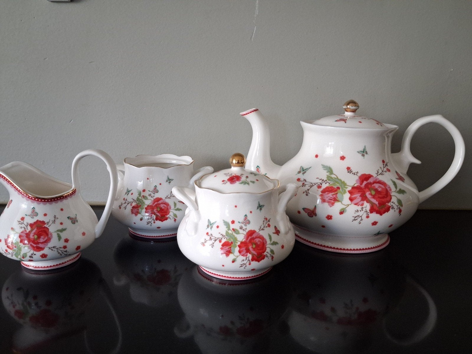 Room seven servies theepot melkkan suikerpot blik, Huis en Inrichting, Overige merken, Ophalen of Verzenden, Overige stijlen, Porselein