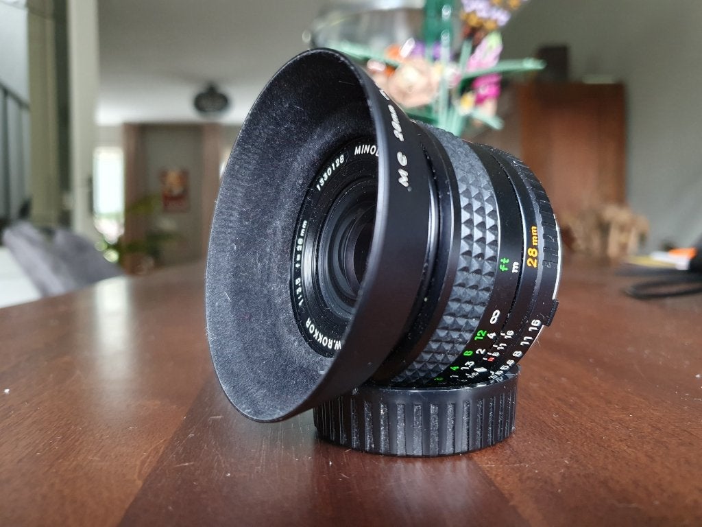 Minolta MC 28 mm 3.5 groothoek met originele lenskoker, Handmatige focus, 28 mm, Minolta, Groothoeklens