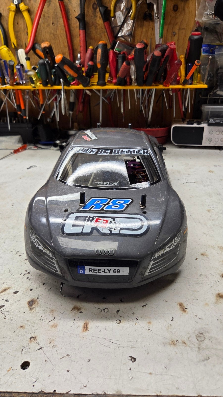 te koop leuke carson, Hobby en Vrije tijd, Gebruikt, Ophalen of Verzenden, Schaal 1:10, Auto onroad