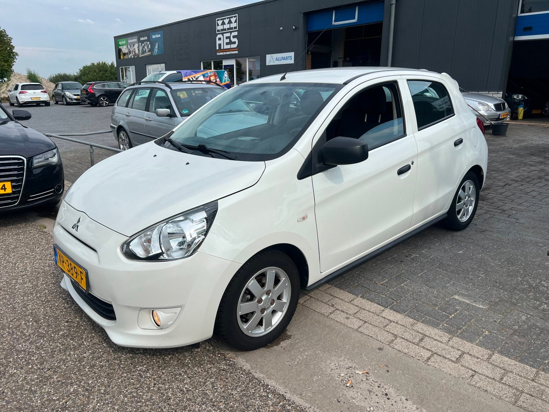 Mitsubishi Space Star 1.0 / BJ: 2014 / 5 Deurs / Airco / Ele, Voorwielaandrijving, Euro 5, Gebruikt, Wit
