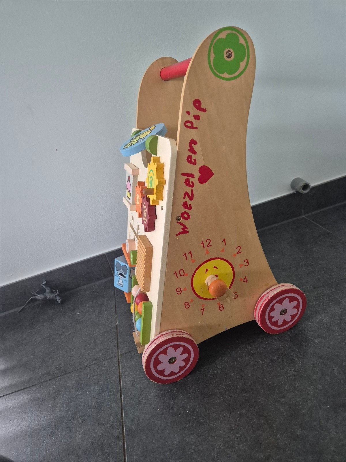 Houten loopwagen met activiteitenbord Woezel en Pip, Ophalen, Gebruikt, Overige typen, Met wieltjes