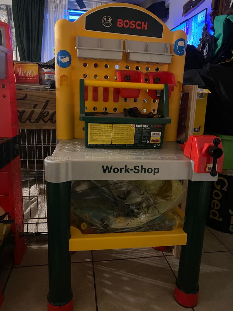 Bosch werkbank, Kinderen en Baby's, Speelgoed | Speeltafels, Ophalen, Zo goed als nieuw