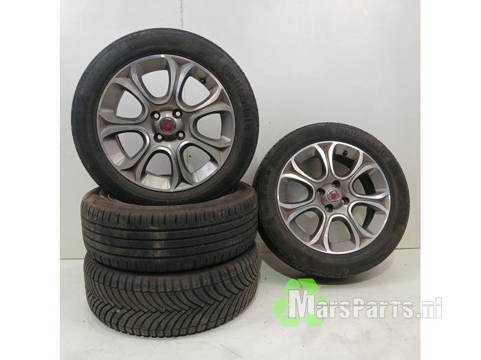 Velgen set + banden van een Fiat Punto, Auto-onderdelen, Banden en Velgen, Gebruikt, -, -, Ophalen of Verzenden
