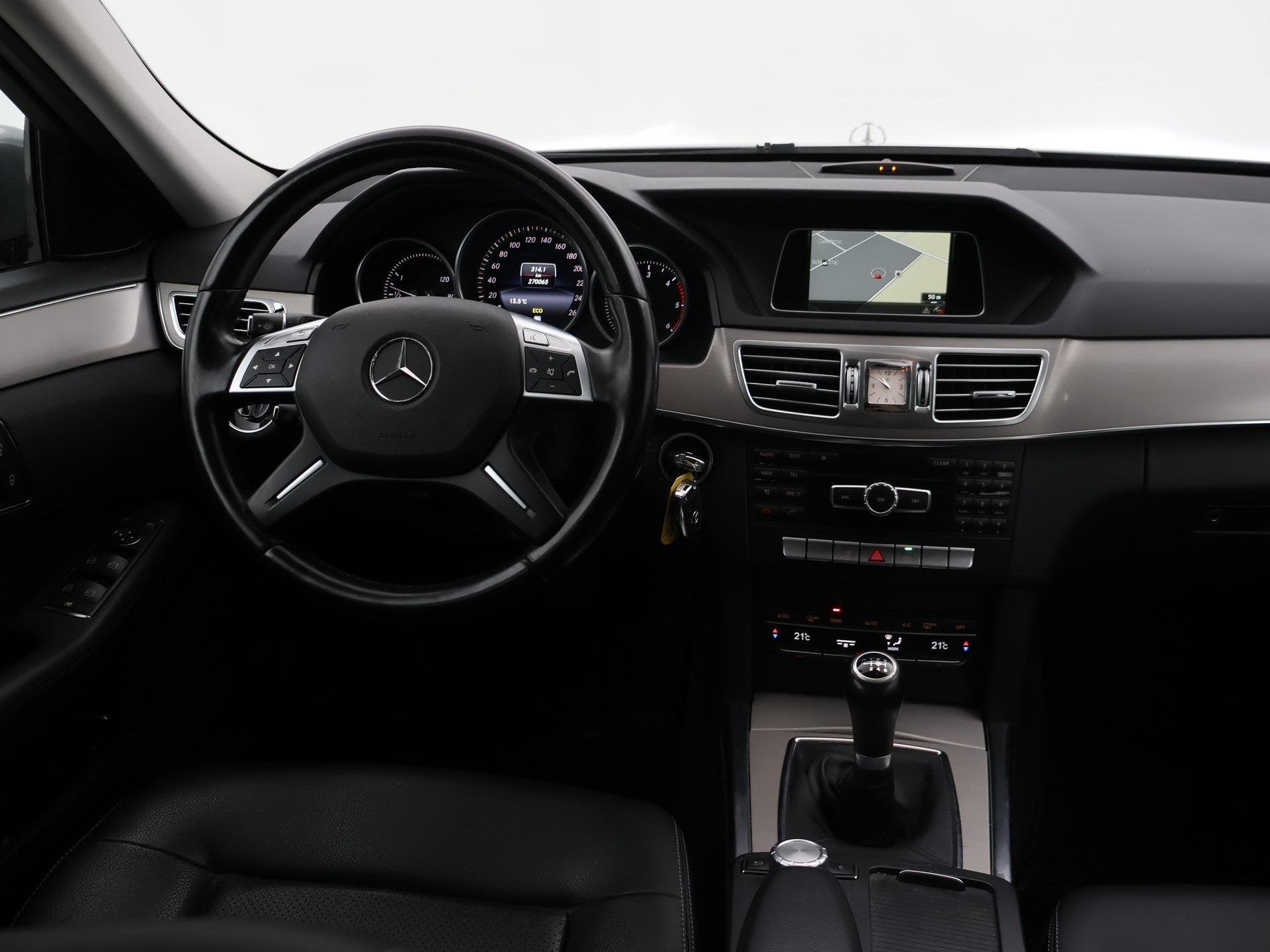 Mercedes-Benz E-klasse Estate 200 CDI NIEUW MODEL + TREKHAAK, Euro 5, Gebruikt, 19 km/l, Automatische klimaatregeling