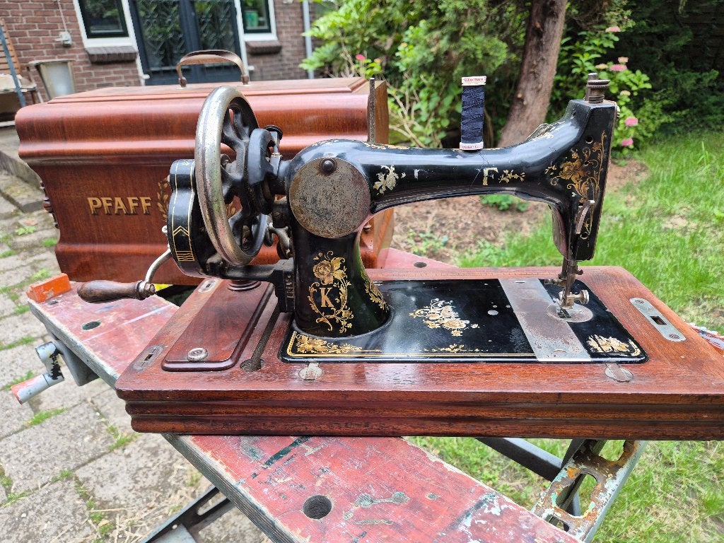 Pfaff  k serie naaimachine., Ophalen