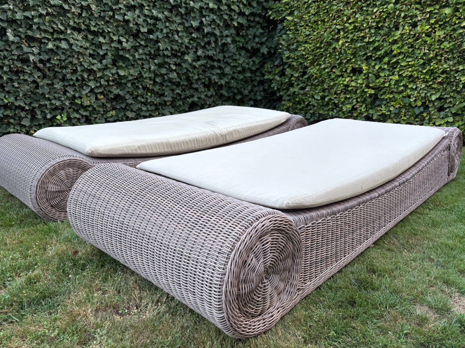 2 heerlijke loungebedden wicker Manutti, Tuin en Terras, Ligbedden, Ophalen, Zo goed als nieuw, Wicker