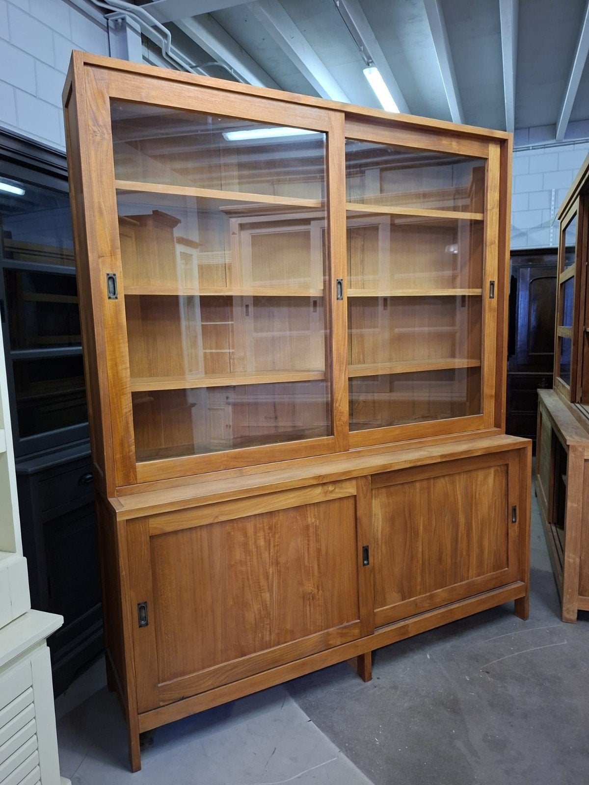 Een mooie buffetkast, Huis en Inrichting, Kasten | Buffetkasten, Ophalen, 25 tot 50 cm, 150 tot 200 cm, 200 cm of meer