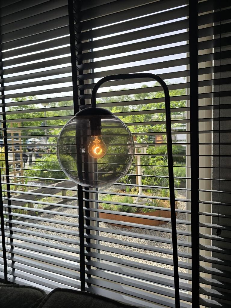 Zwarte Vloerlamp Booglamp met Rookglas | Inclusief Lamp, Ophalen, Zo goed als nieuw, Glas, 150 tot 200 cm