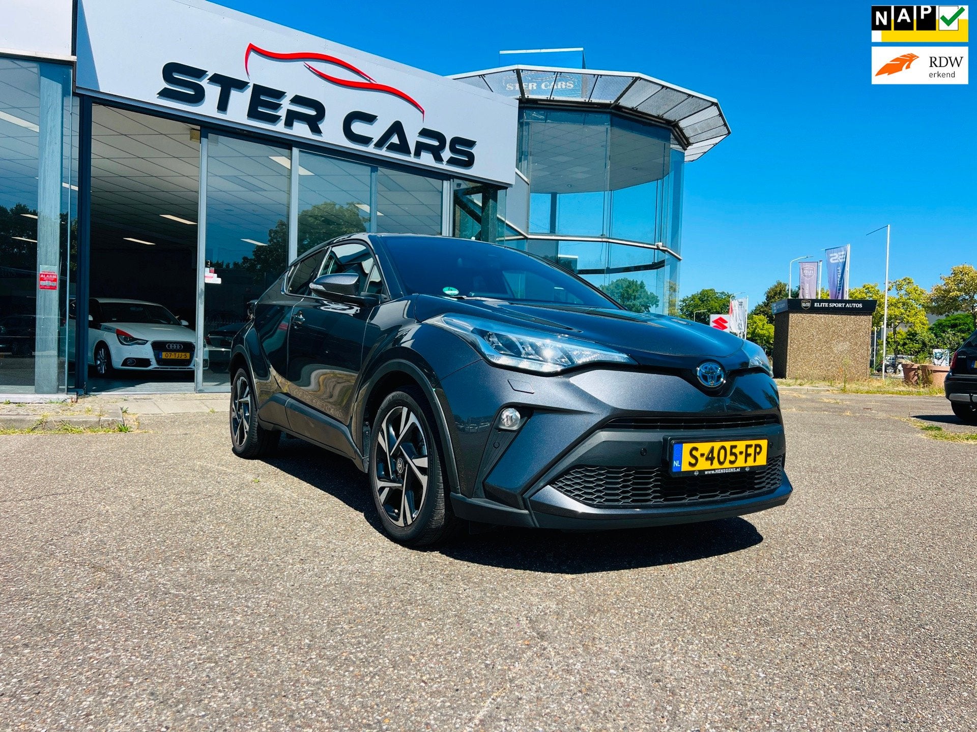 Toyota C-HR 1.8 Hybrid Dynamic|Carplay|Adaptief Cruise|Camer, Auto's, Euro 6, 4 cilinders, 98 pk, Hybride Elektrisch/Benzine