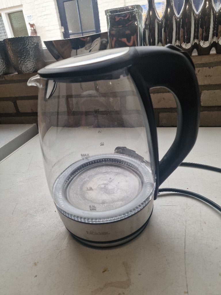 Waterkoker, 1 tot 2 liter, Ophalen, Gebruikt