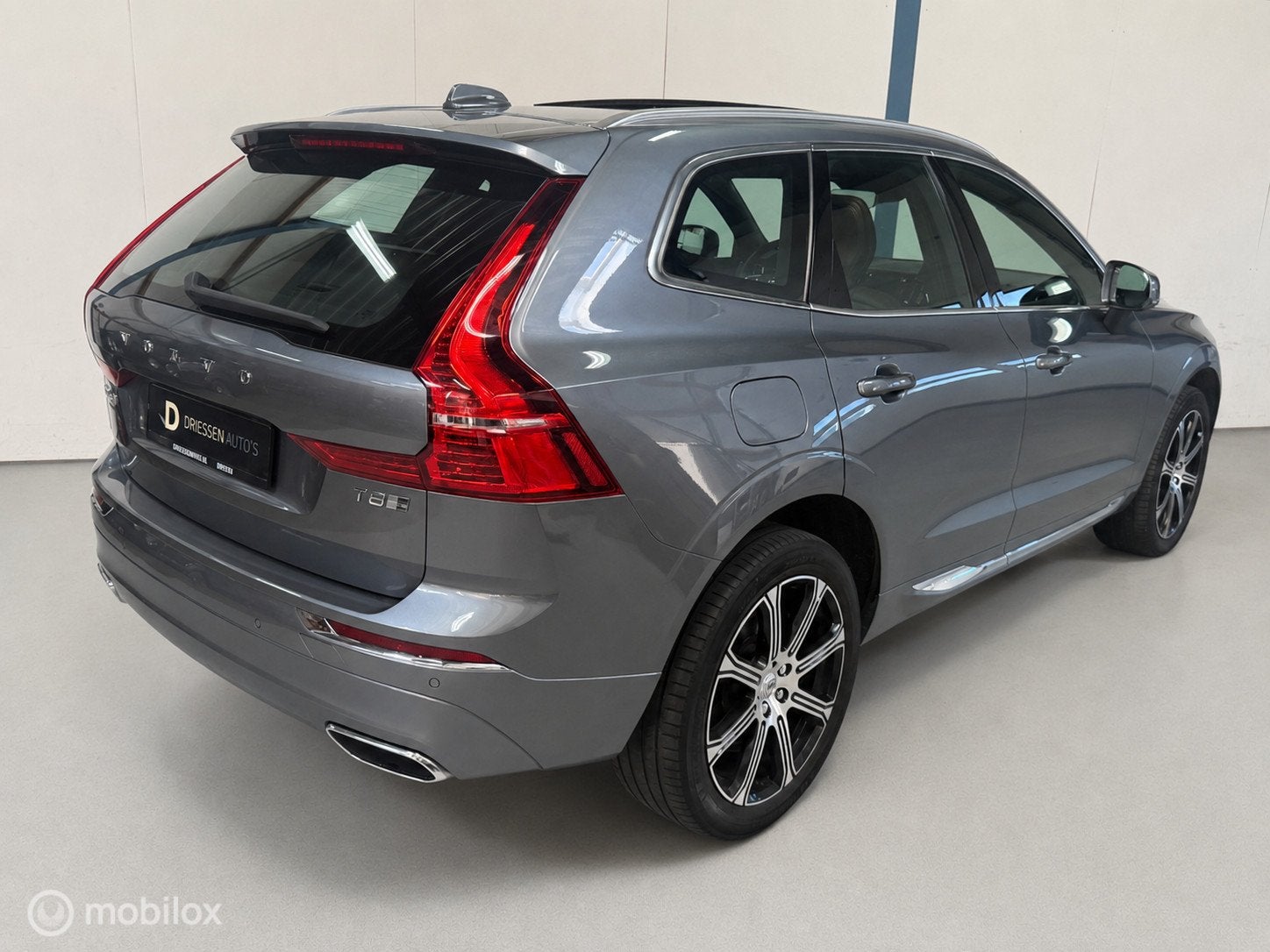 Volvo XC60 2.0 T8 Twin Engine AWD Inscription PANO / ACC, Auto's, Volvo, Automaat, Gebruikt, 4 cilinders, Automatische klimaatregeling
