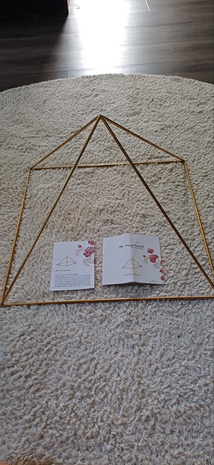 Je Puurheid Meditatie Piramide 50 x 50 cm – handgemaakt, Ophalen of Verzenden, Zo goed als nieuw, Dier