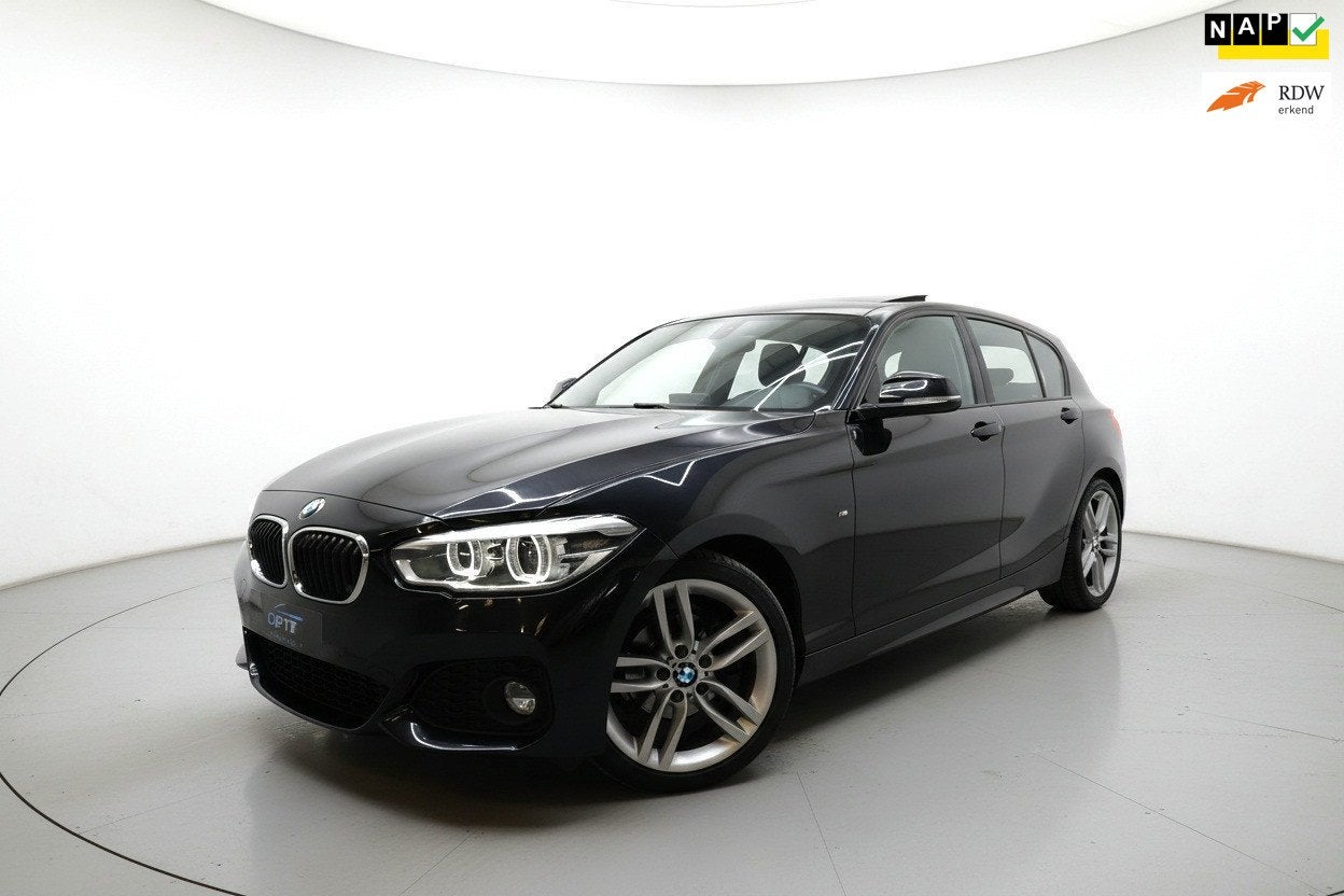 BMW 1-serie 118i M SPORT LEER PDC SCHUIFDAK STOELVER NAP, Gebruikt, Zwart, Bedrijf, 650 kg