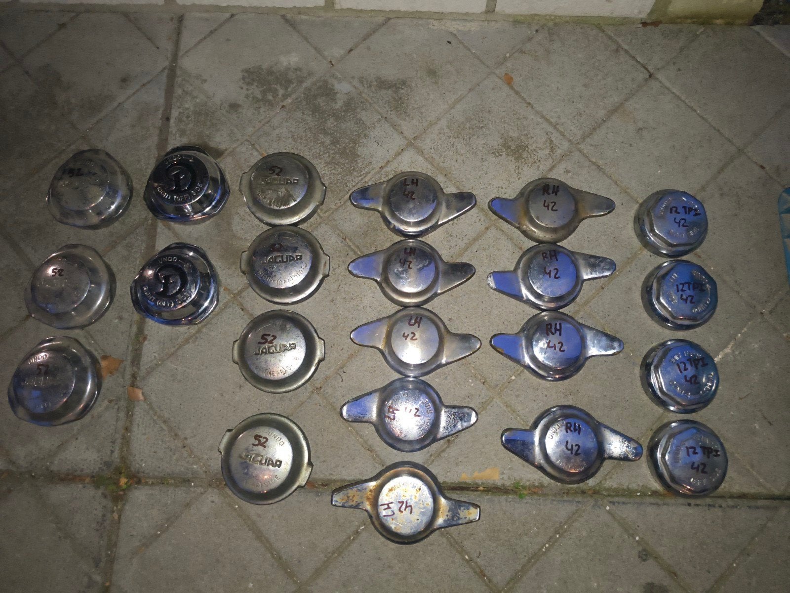 Diverse knock-offs voor spaakwielen - Jaguar etc., 42mm, Ophalen of Verzenden, Gebruikt