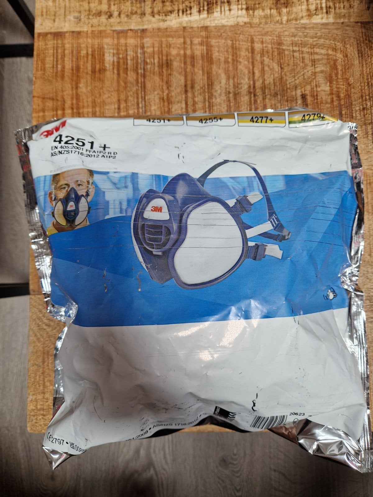 3M 4251+ Halfgelaatsmasker FFA1P2 R D Onderhoudsvrij, Doe-het-zelf en Verbouw, Adembescherming, Ophalen, Nieuw