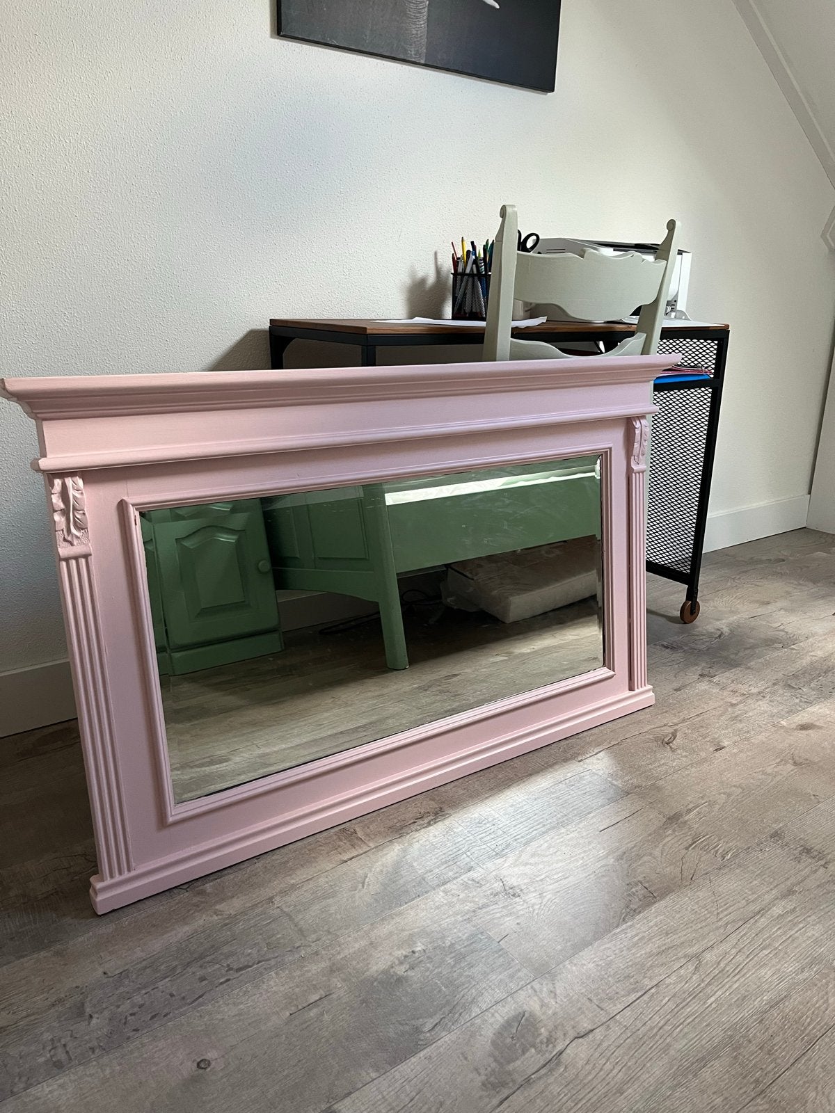 Roze spiegel met sierlijke lijst, Ophalen, Gebruikt, 100 tot 125 cm, Minder dan 100 cm