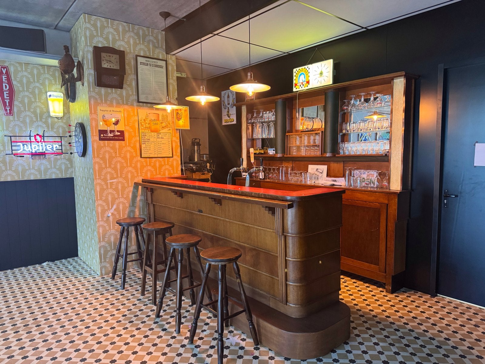 Complete authentieke Belgische café-inrichting, Ophalen, Gebruikt, Barinrichting