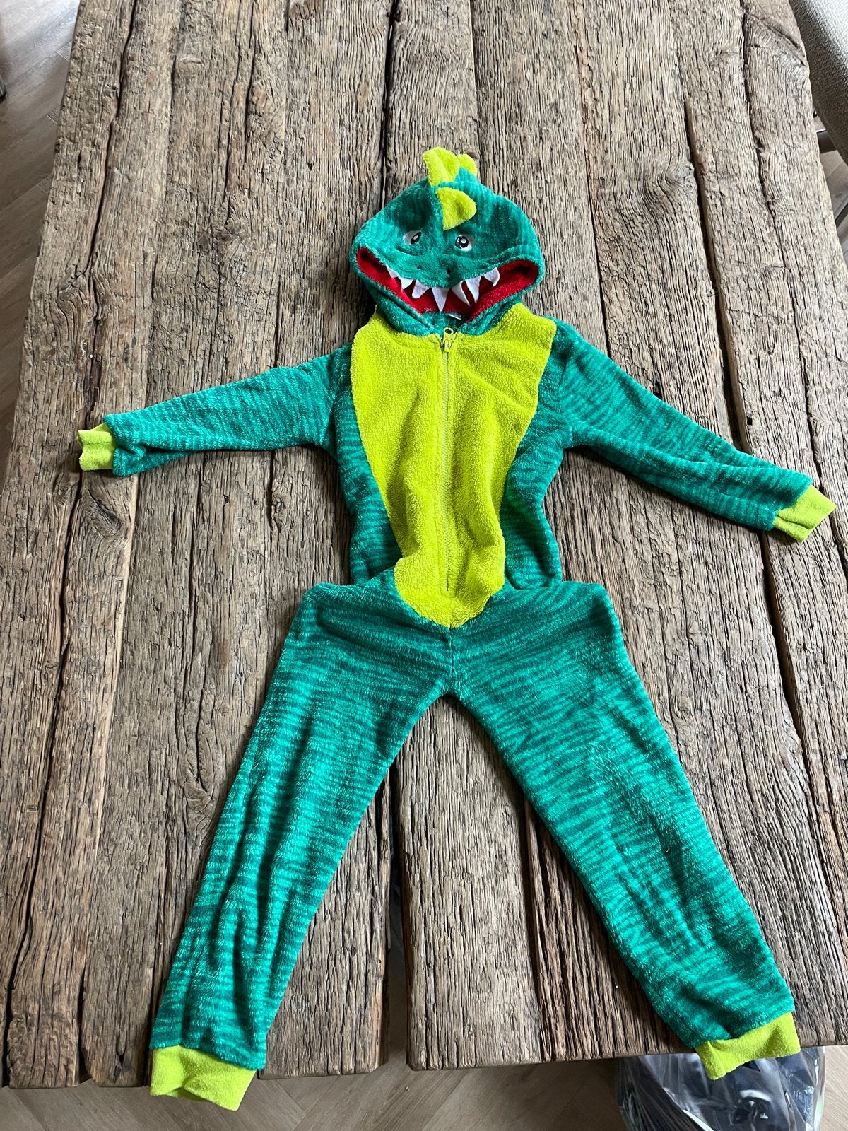 Dino Onesie / Pyjama krokodil 98 104, Ophalen of Verzenden, Gebruikt, 110 t/m 116, Jongen of Meisje