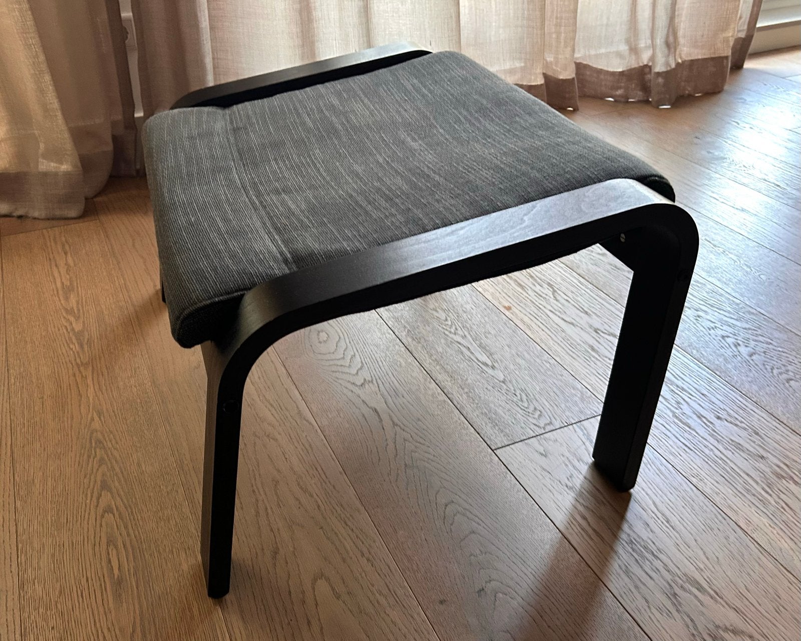 IKEA Poäng voetenbank - minimalistisch, modern, Japandi, Huis en Inrichting, Banken | Voetenbanken en Poefen, Ophalen, Gebruikt