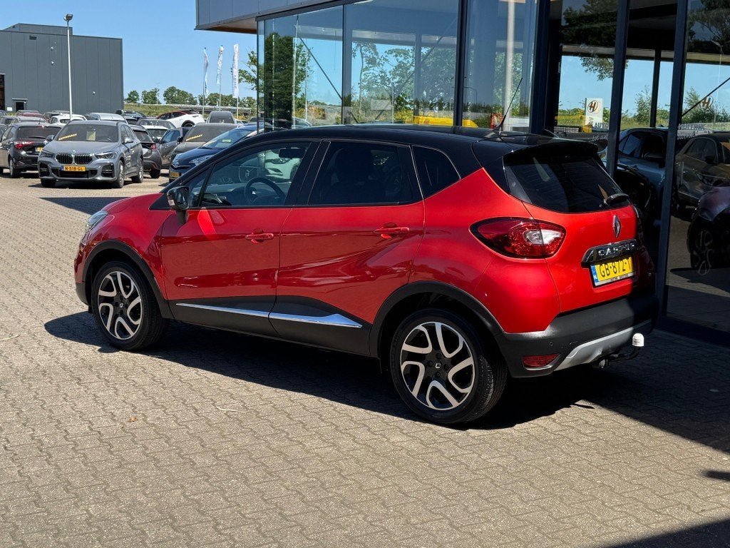 Renault Captur 0.9 TCe Helly Hansen - camera - navi - clima, Voorwielaandrijving, 898 cc, Gebruikt, Lichtsensor