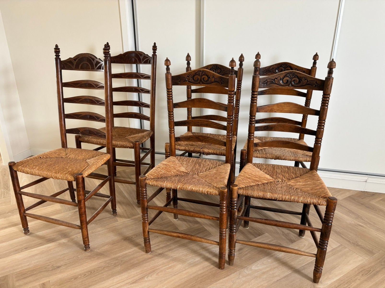 Antieke indische rieten stoelen, Huis en Inrichting, Gebruikt, Bruin, Riet of Rotan, Vijf, Zes of meer stoelen