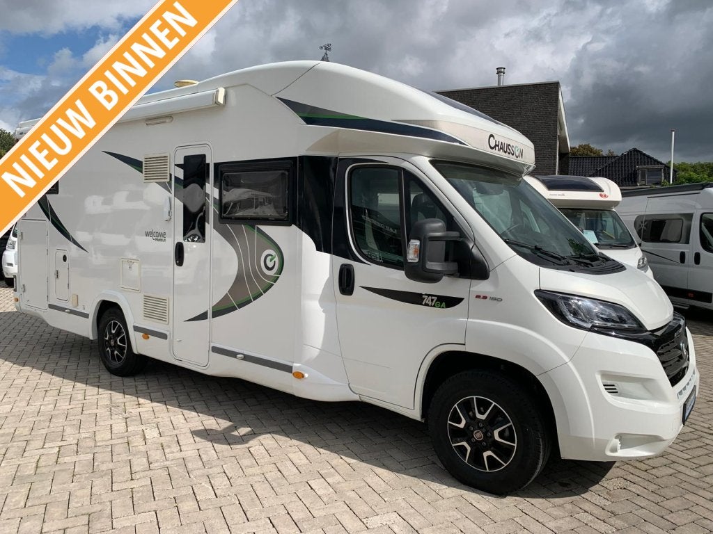 Chausson Premium 747GA Enkele Bedden Hefbed Euro 6, Caravans en Kamperen, Campers, Fiat, Half-integraal, 7 tot 8 meter, Chausson