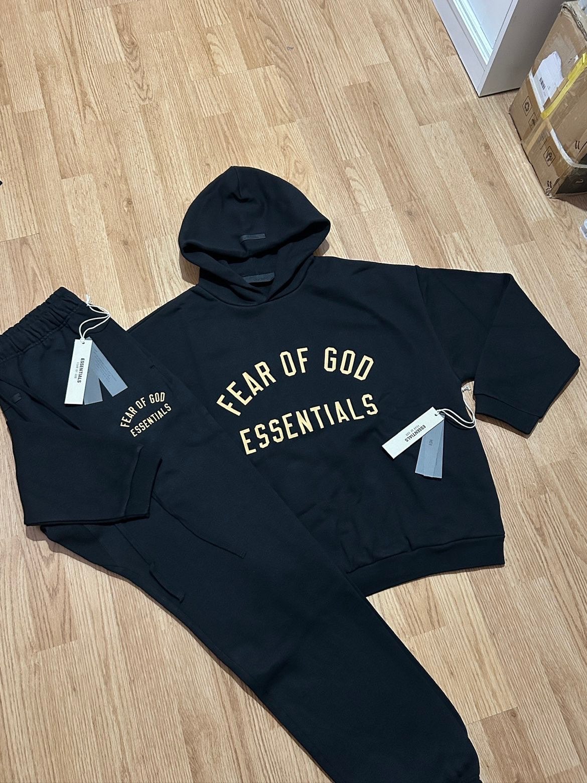 Essentials fog trainingspakken, Zwart, Overige maten, Ophalen of Verzenden, Zo goed als nieuw