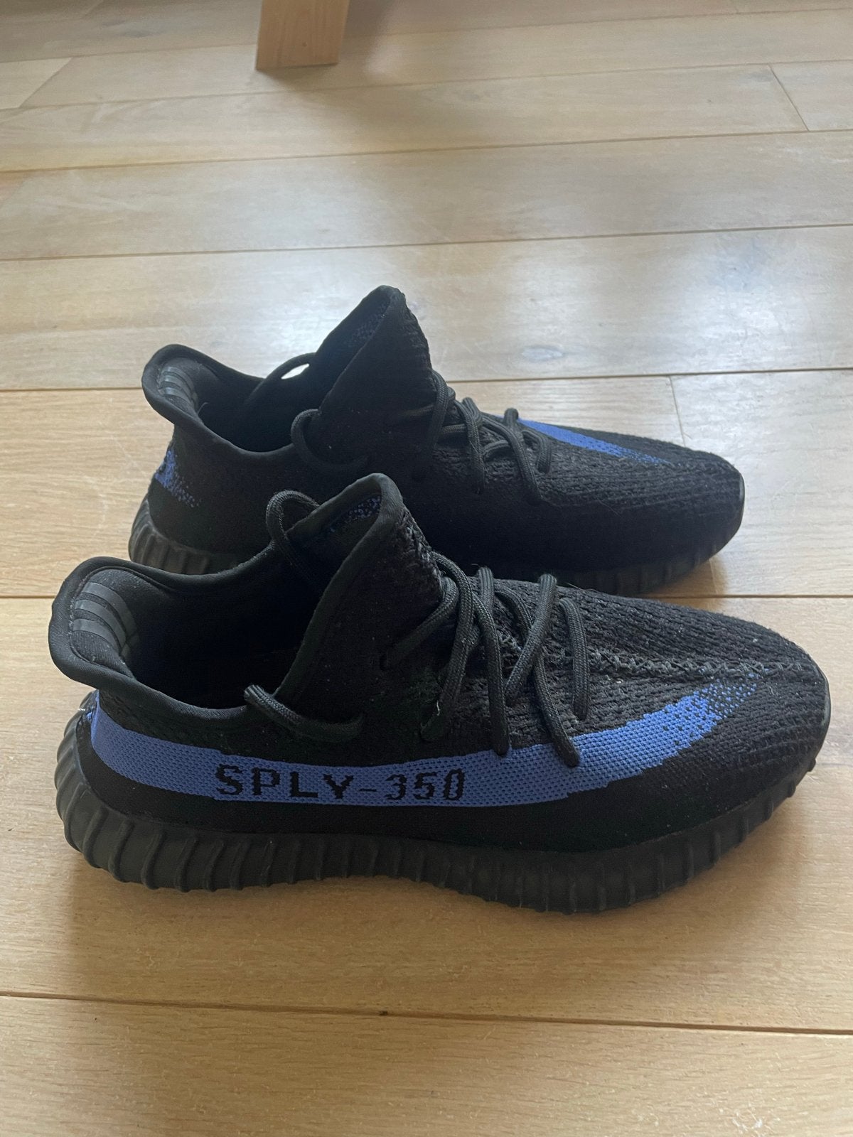 Yeezy Boost 350 V2 'Blue Tint' - Maat 42, Ophalen of Verzenden, Gedragen, Zwart, Sneakers of Gympen