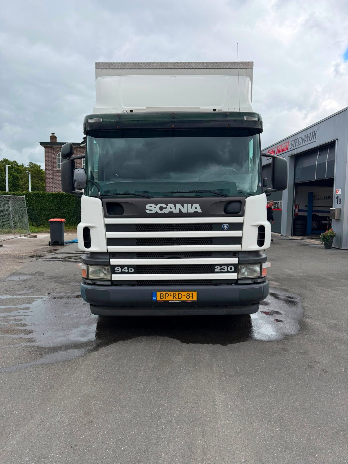 Vrachtwagen ingericht voor autosport, Auto's, Vrachtwagens, 230 pk, Achterwielaandrijving, Scania, Verwarmde buitenspiegels