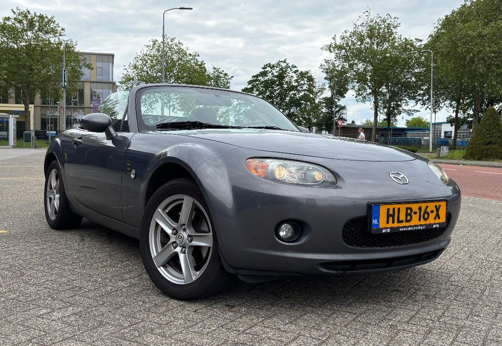 Mazda MX-5 1.8 Touring 2006 | Incl. winterbanden | Nieuw APK, Zwart, 4 cilinders, Cabriolet, 0 kg
