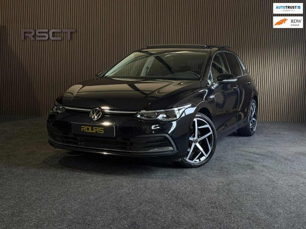 Volkswagen GOLF 1.5 eTSI R-Line | Full Option | Pano | IQ.Li, Auto's, 4 cilinders, 150 pk, Zwart, Bedrijf