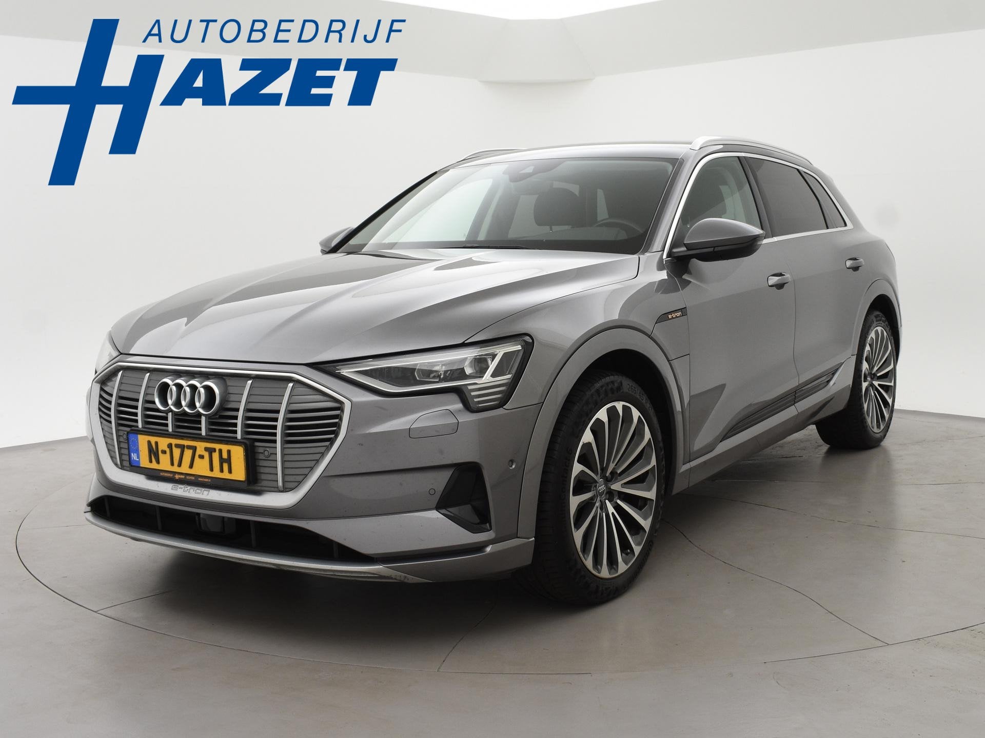 Audi e-tron 55 95 KWH 408 PK + 21 INCH | LEDER | ADAPTIVE CR, Auto's, Automaat, 131 €/maand, Stof, Zwart