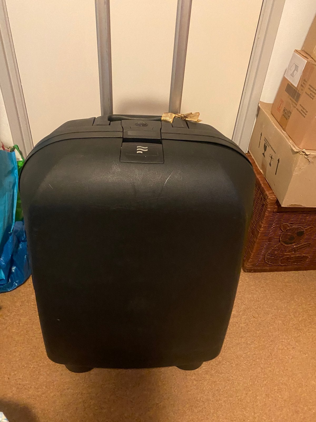 mooie koffer met 4 wielen 65x45, Sieraden, Tassen en Uiterlijk, Koffers, Hard kunststof, Slot, Ophalen of Verzenden, Zo goed als nieuw