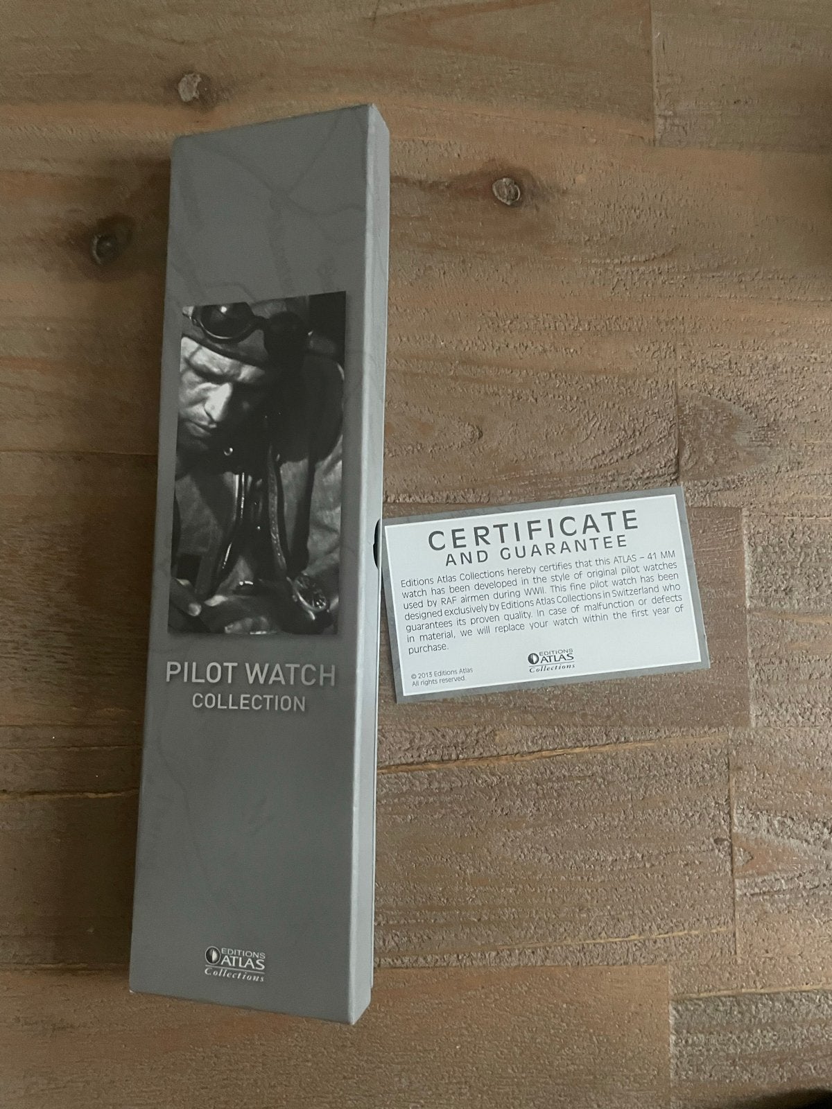 Nieuw Editions Atlas Pilot Horloge - Ongebruikt, Ophalen of Verzenden, Overige materialen