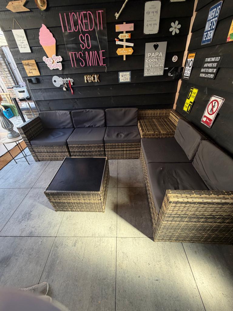 Wicker Loungeset met Kussens en Bijzettafel, Ophalen, 5 zitplaatsen, Gebruikt, Loungeset