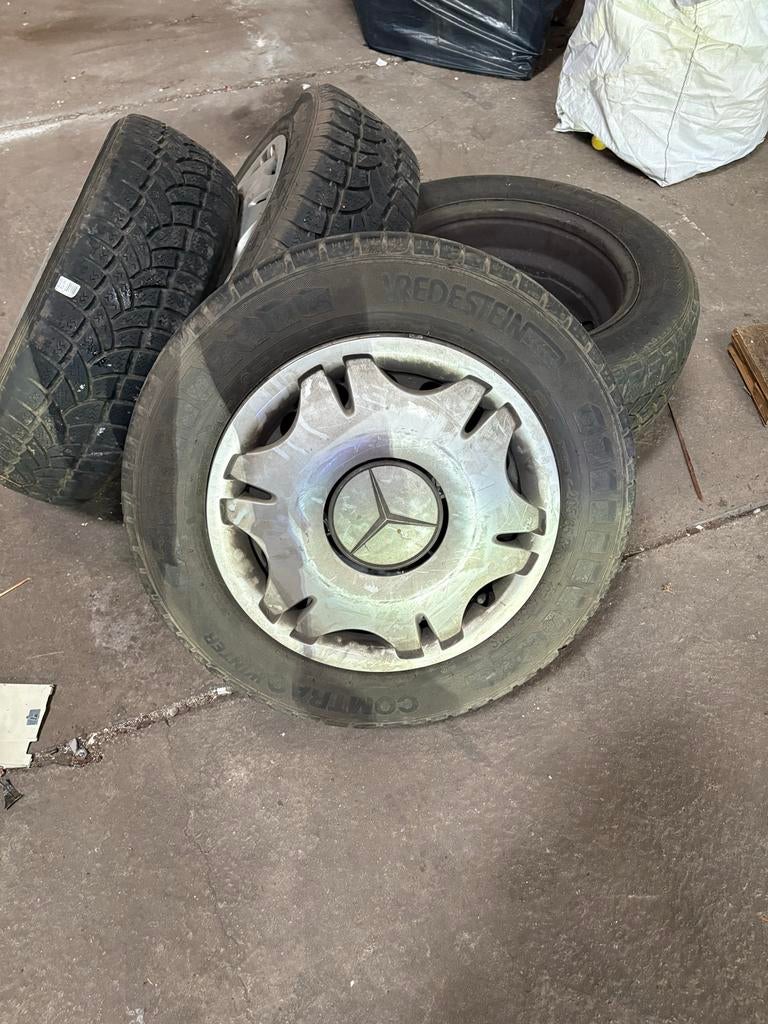 Winterbanden met velgen Mercedes 205/65 R16C, Ophalen of Verzenden, Zo goed als nieuw