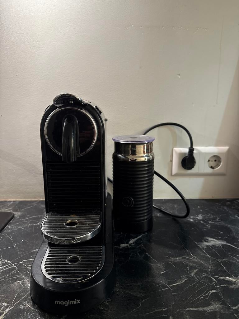 Nespresso Magimix Inissia met Aeroccino 3 melkopschuimer, Witgoed en Apparatuur, Koffiezetapparaten, Gebruikt, Espresso apparaat