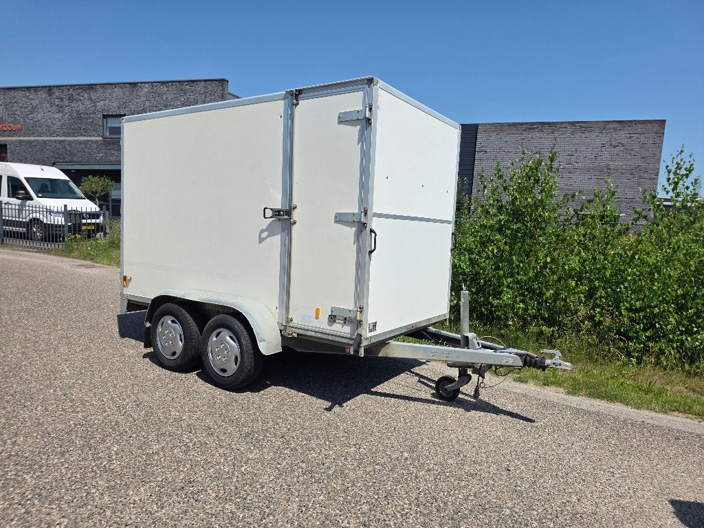 Nette gesloten aanhanger 3.00m x 1.50m x 1.80m Saris, Ophalen, Zo goed als nieuw