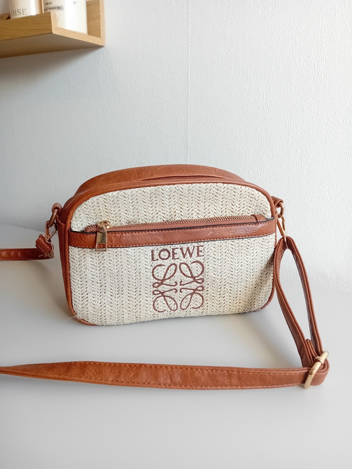 Loewe schoudertasje, Ophalen of Verzenden, Gebruikt, Bruin, Schoudertasje