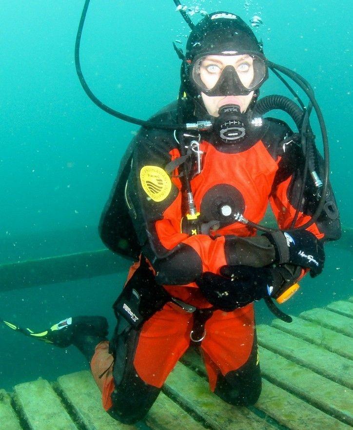 Opzoek naar een viking of waterproof droogpak, Watersport en Boten, Ophalen of Verzenden, Duikpak