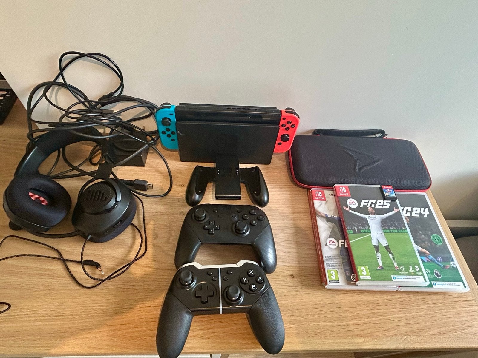 Nintendo Switch pakket + games + controllers + headset, Ophalen, Switch Original, Met 3 controllers of meer, Gebruikt
