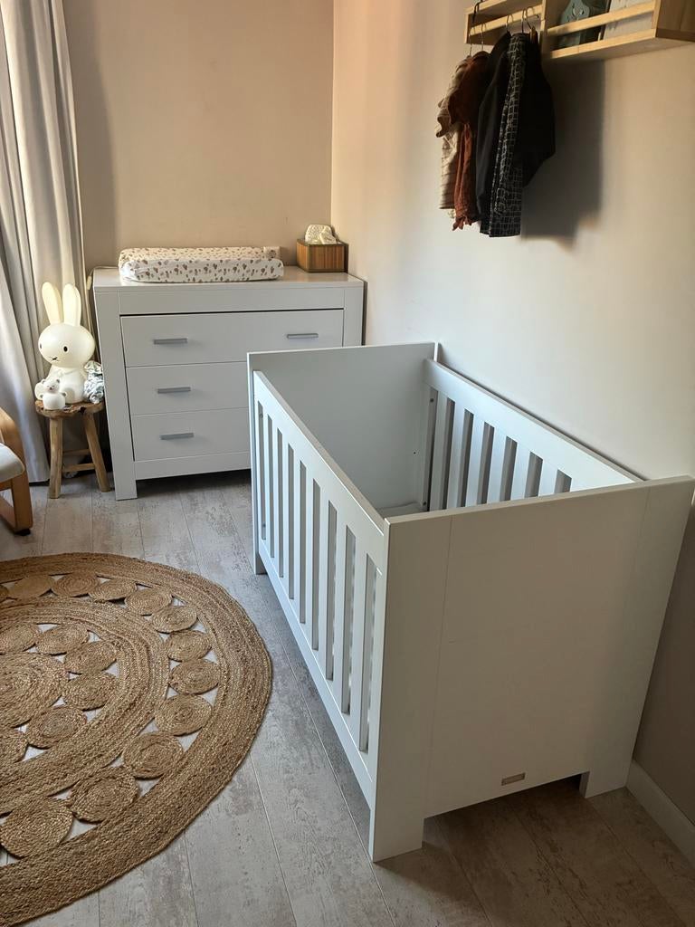Bopita babykamer: commode, bed en kast wit, Kinderen en Baby's, Kinderkamer | Complete kinderkamers, Ophalen, Zo goed als nieuw