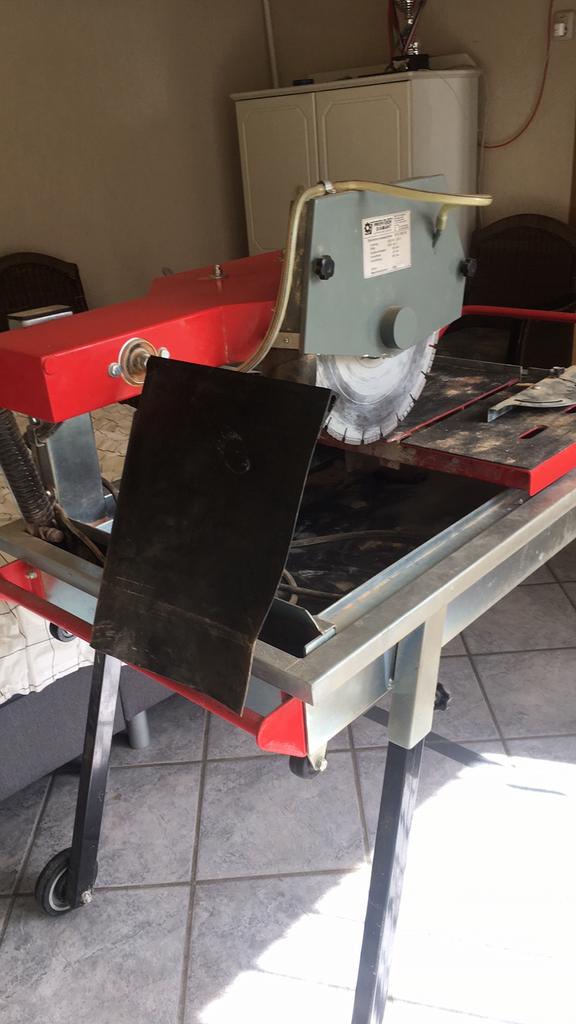 Zaagmachine clipper met water toevoer, Doe-het-zelf en Verbouw, Gereedschap | Zaagmachines, Ophalen of Verzenden, Zo goed als nieuw