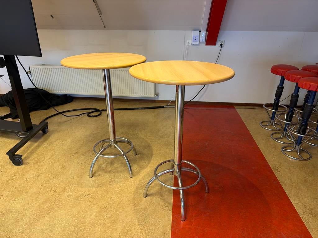 2 Statafels met lichte beschadigingen, Ophalen, Gebruikt